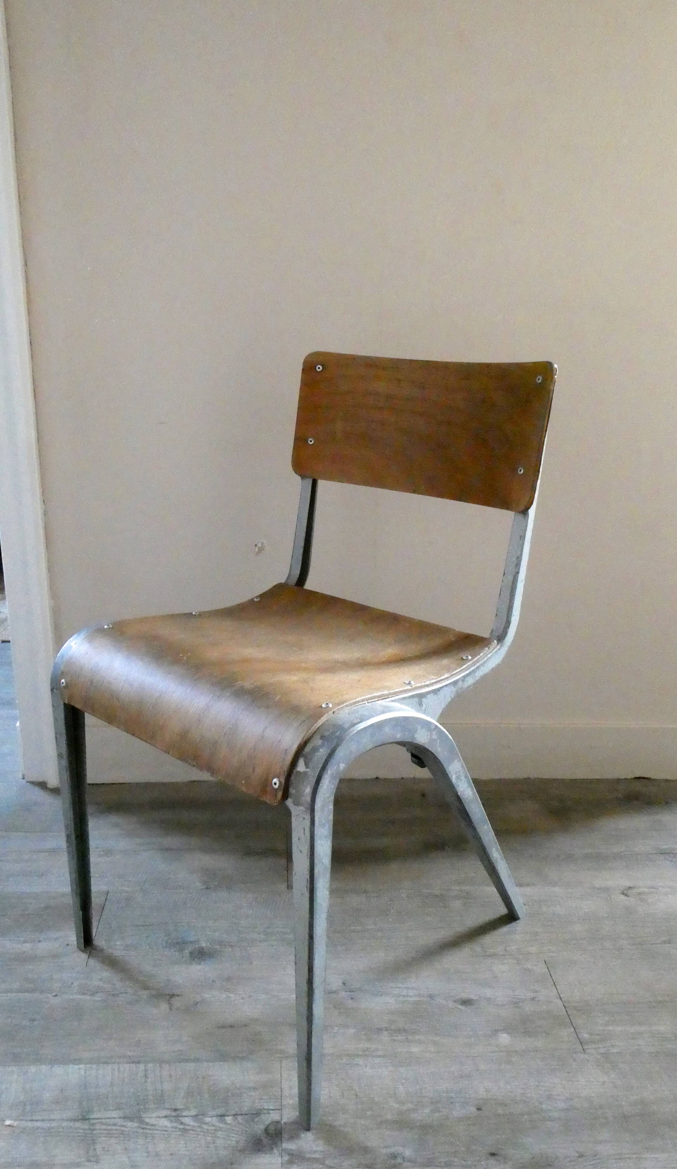 Chair in metal and wood of James Léonard 50 years