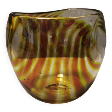 Beautiful mouth-blown vase in beautiful colours.