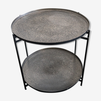 Steel round table with 2 trays