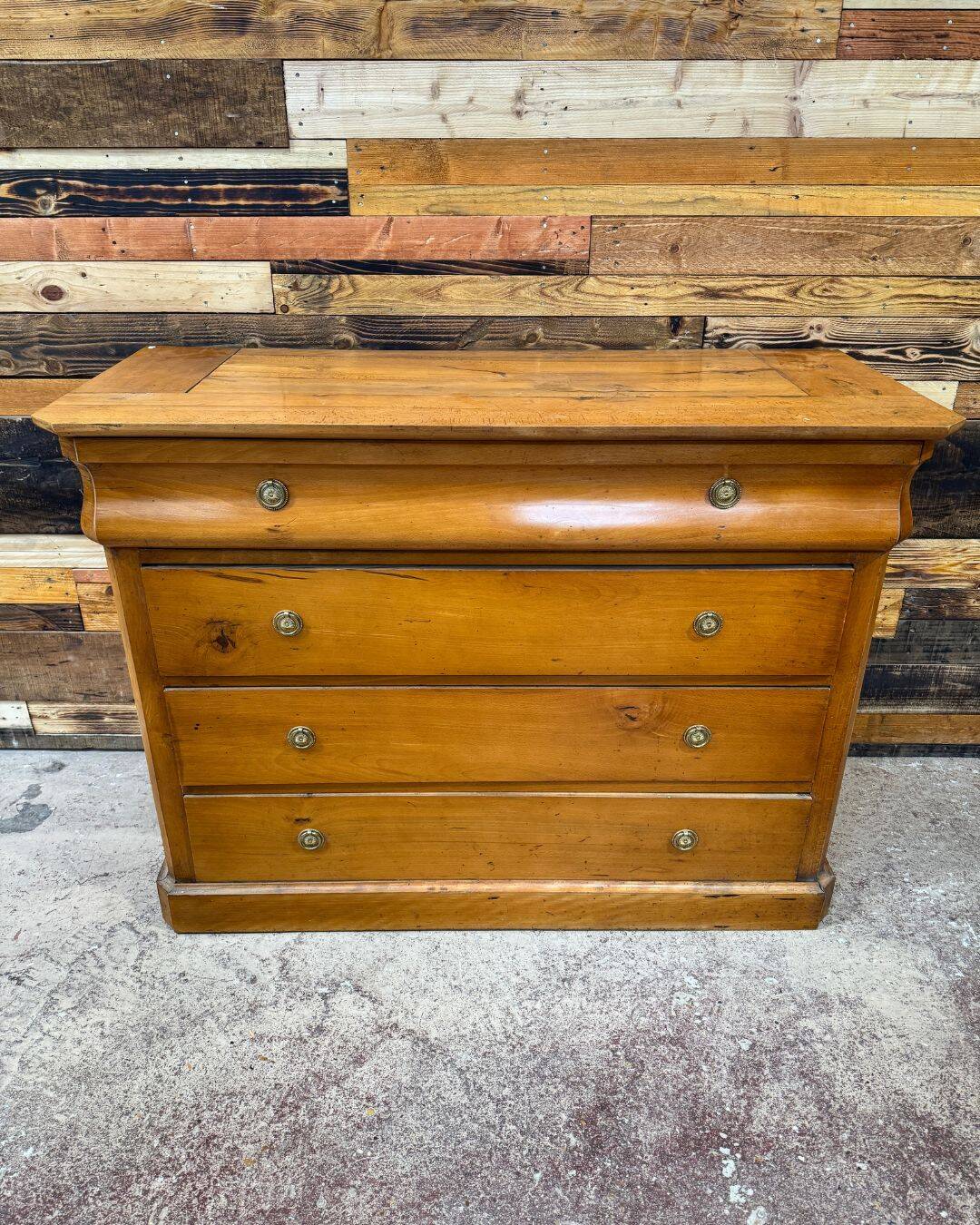 Commode ancienne en merisier