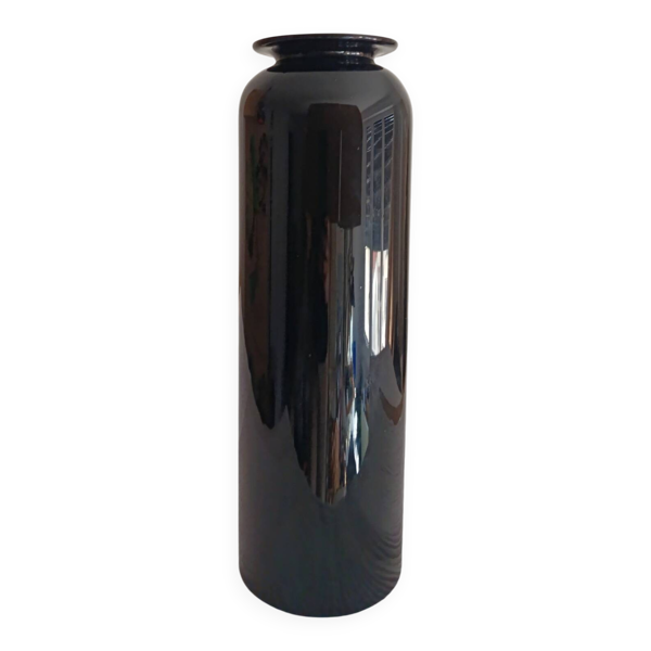 Vase en verre noir