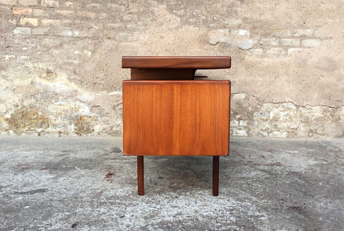 Scandinavian teak desk by Victor Wilkins for G-Plan