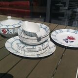 Lots vaisselles digoin sarreguemines, 7assiettes plates, 4 assiettes creuse ,soupière,plat ovale