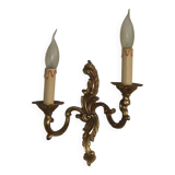 Vintage French bronze wall sconce with acanthus leaves and two light arms 51