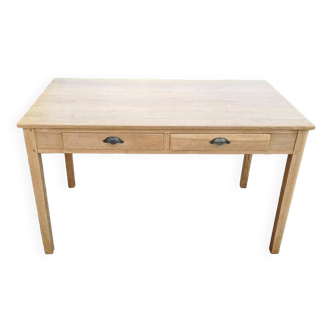 Farm table
