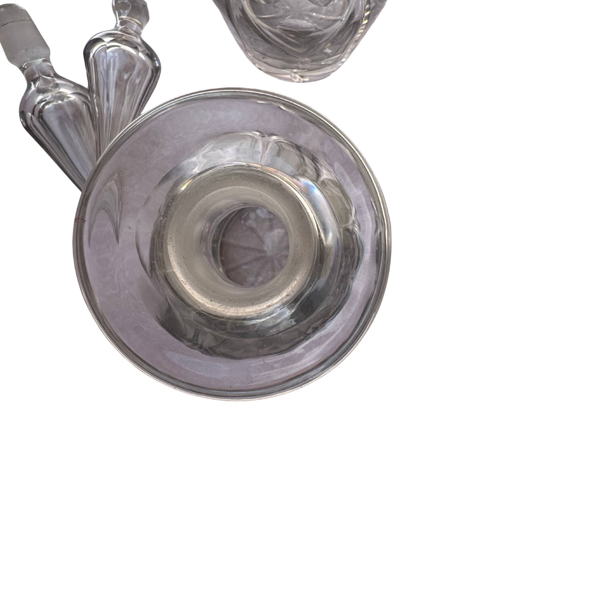 Paire de carafes en cristal – Louis-Philippe – taillées main – bouchons d’o