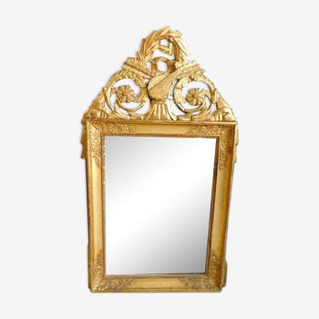 Miroir doré à fronton du XIXème siecle - 106x66cm