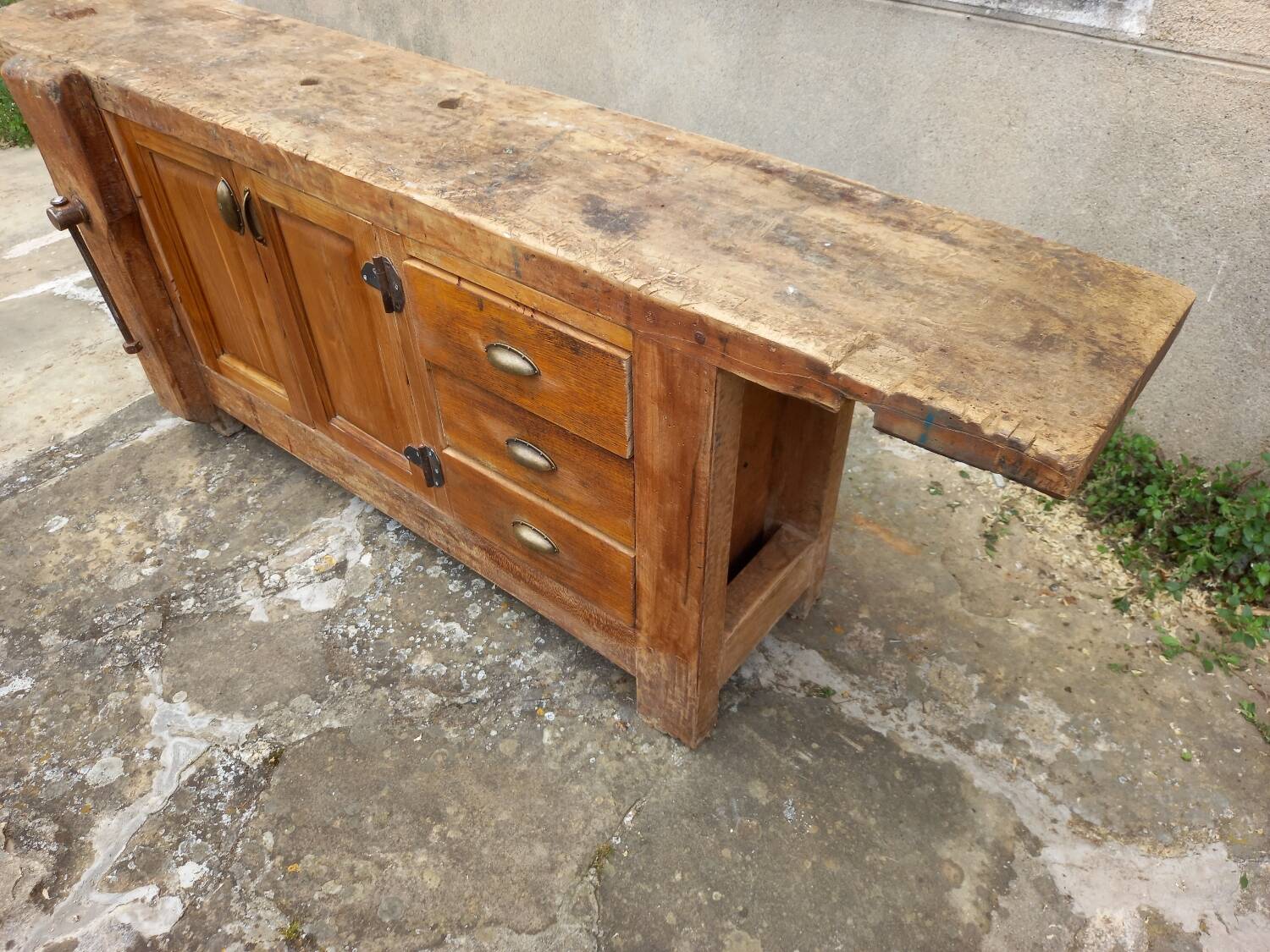 Carpenter's workbench