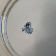 Flat plate made of ironstone from Gien, "Garlands" decoration, 1937.