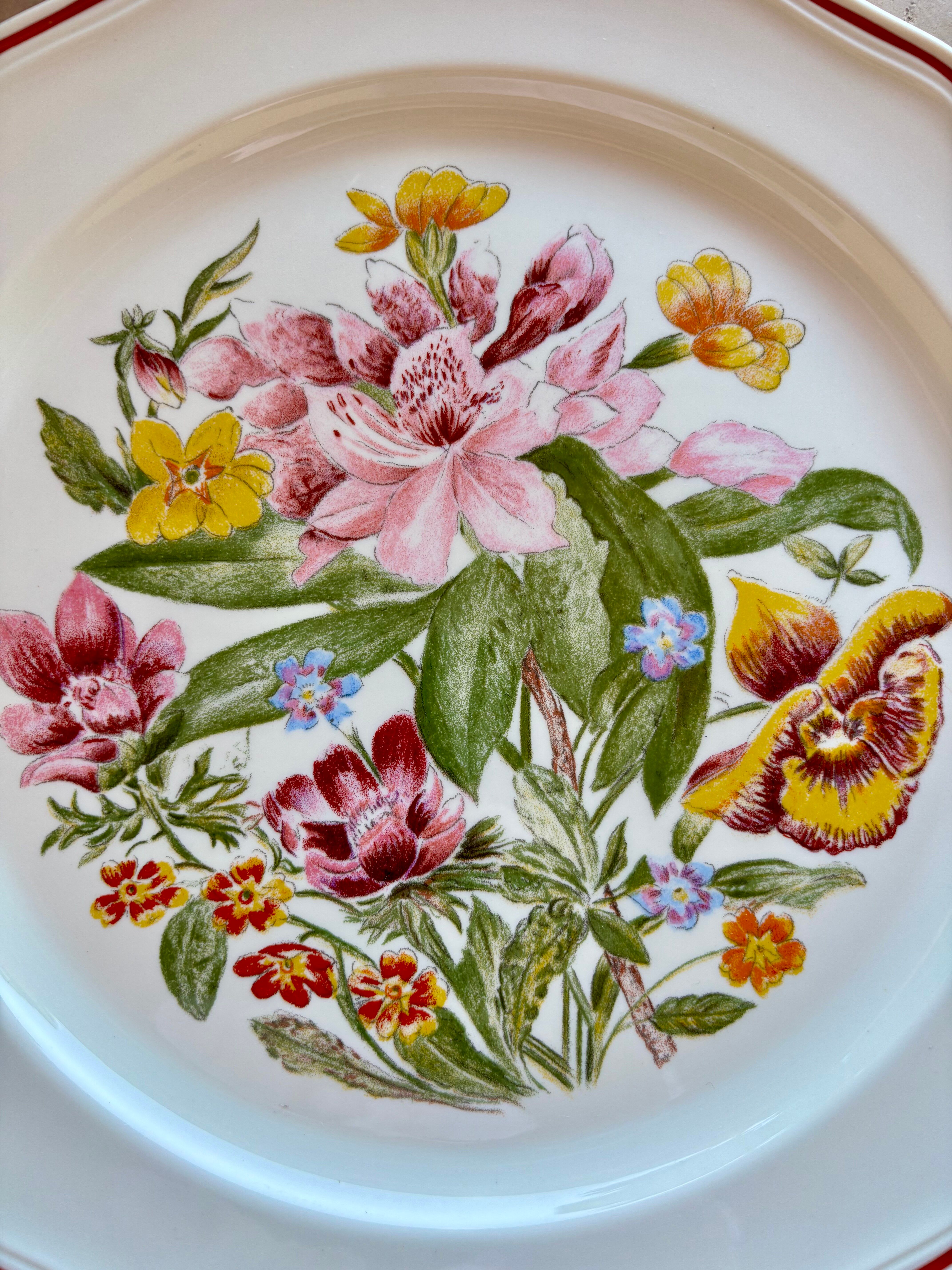 Serving dish in porcelain