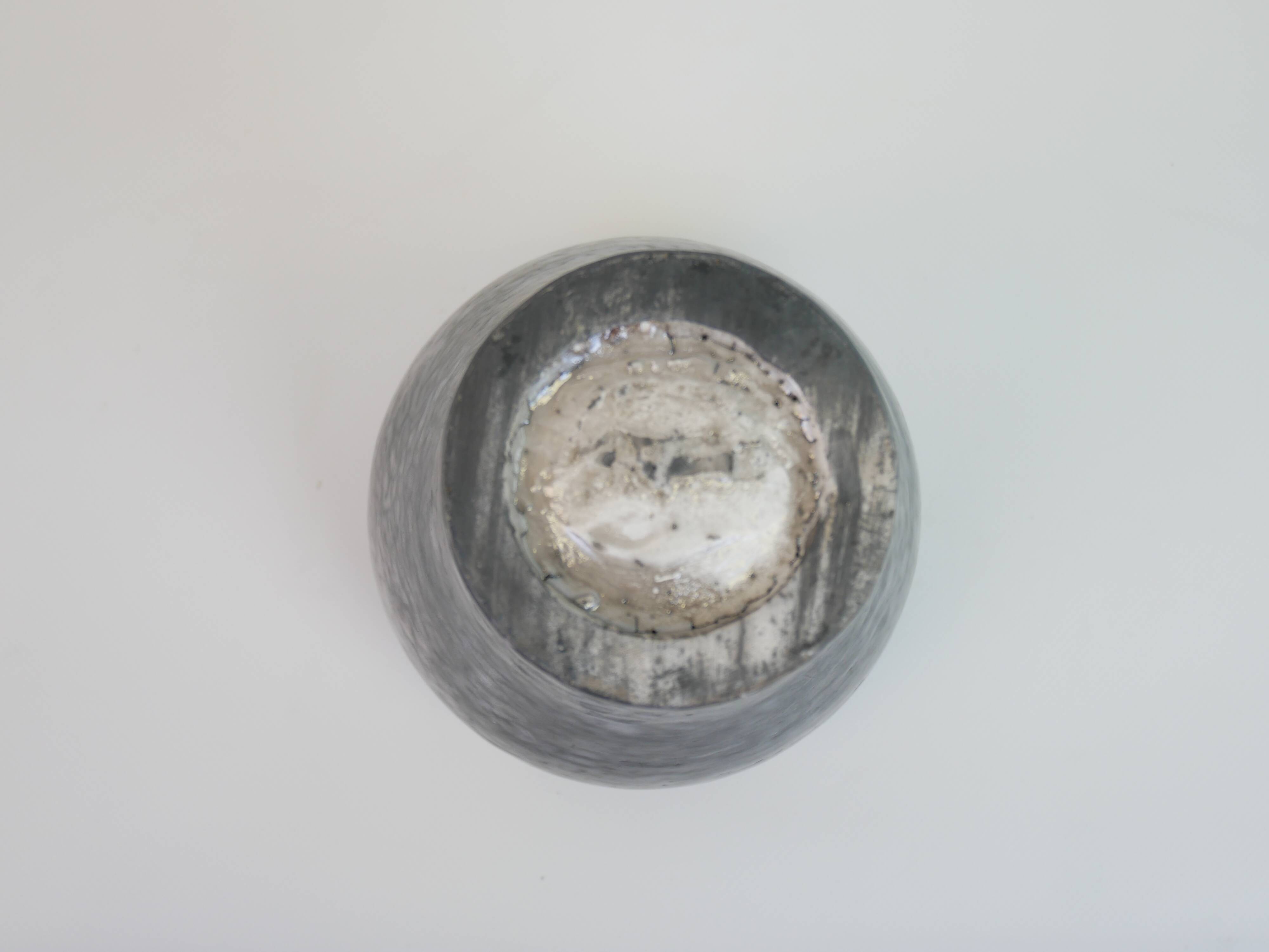 Vase en céramique gris et blanc