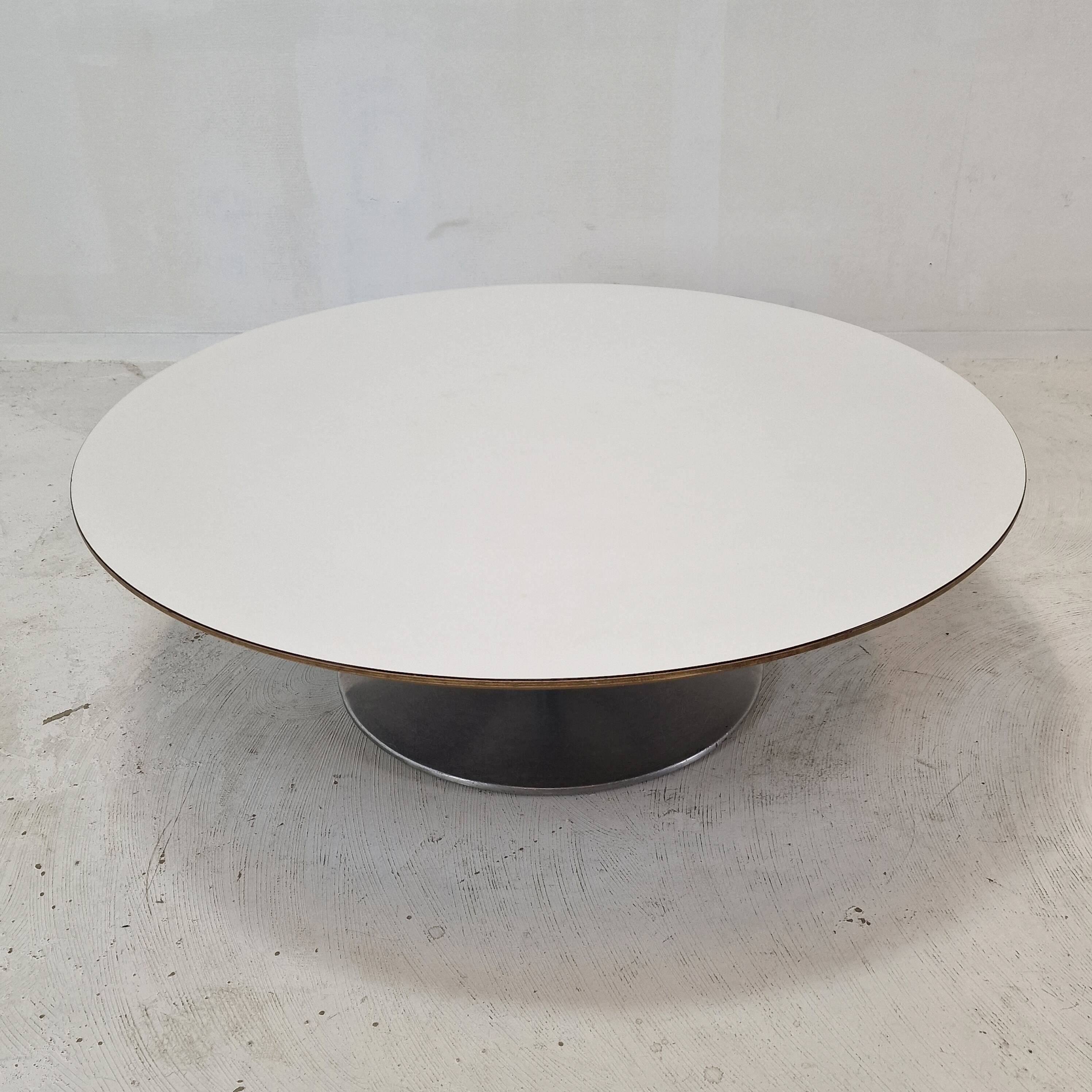 "Circle" Coffee Table by Pierre Paulin for Artifort, 1960s