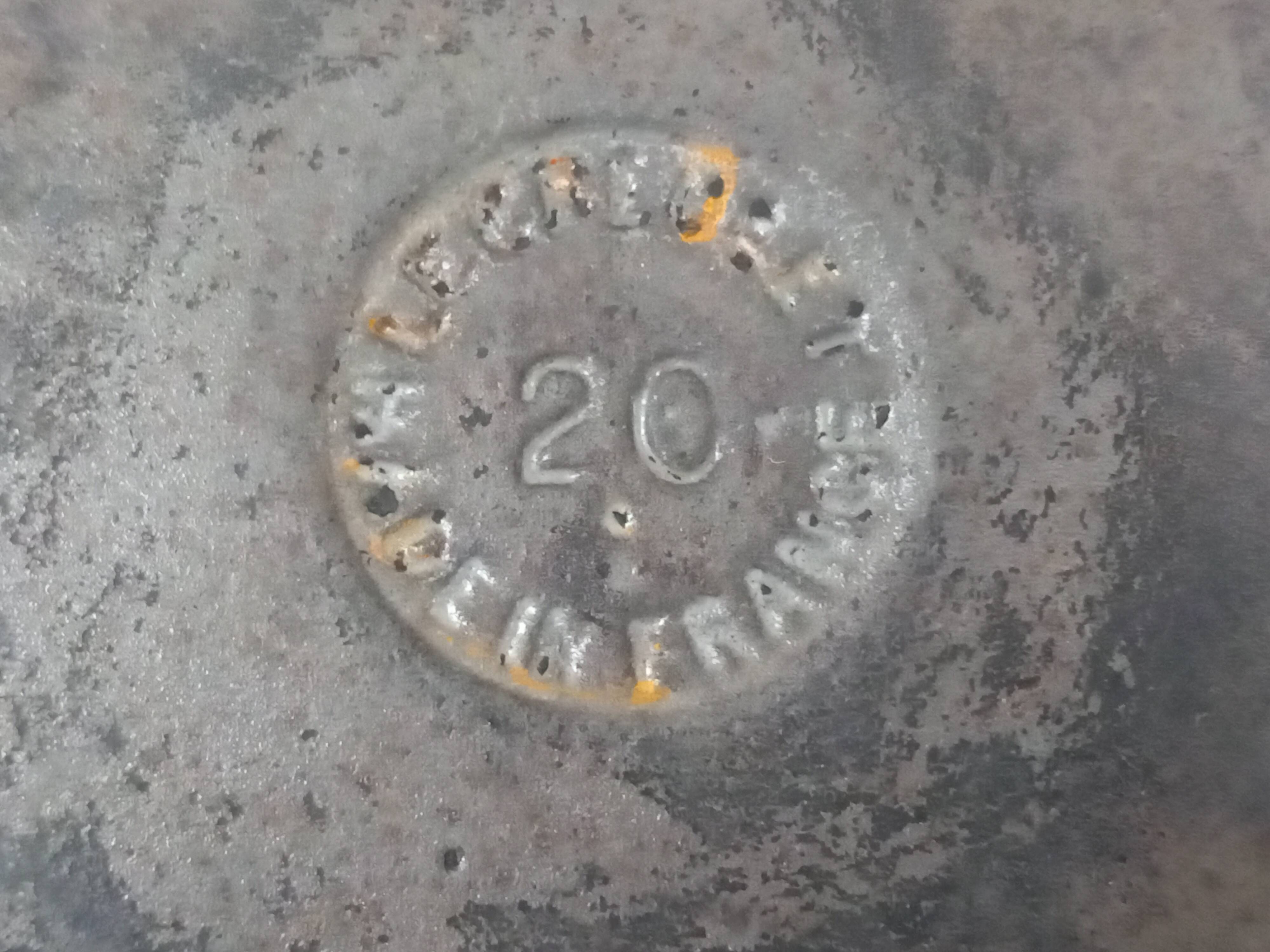 Cast iron skillet