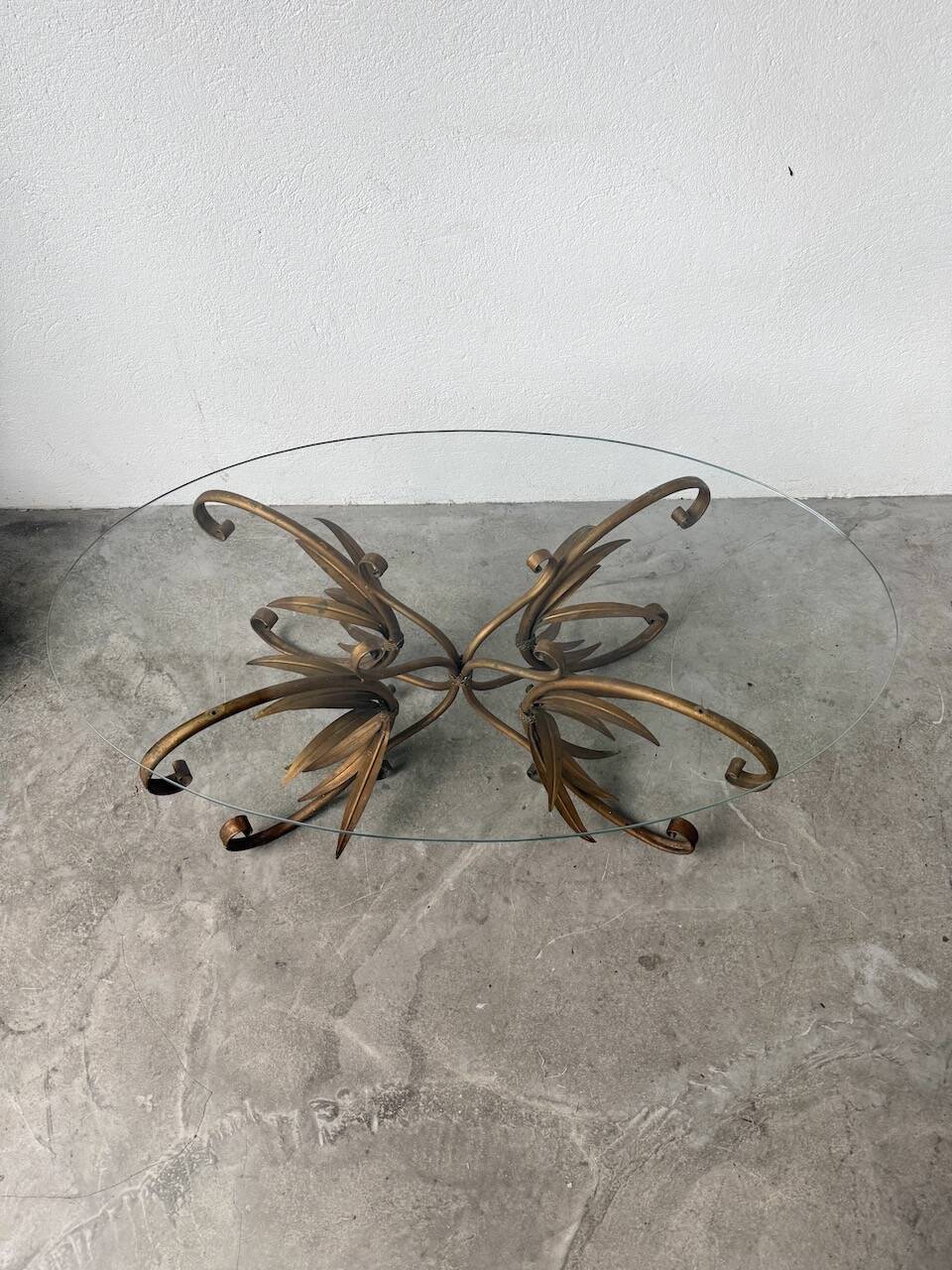 "ear" style coffee table