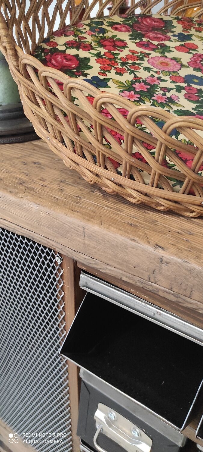 Vintage wicker tray