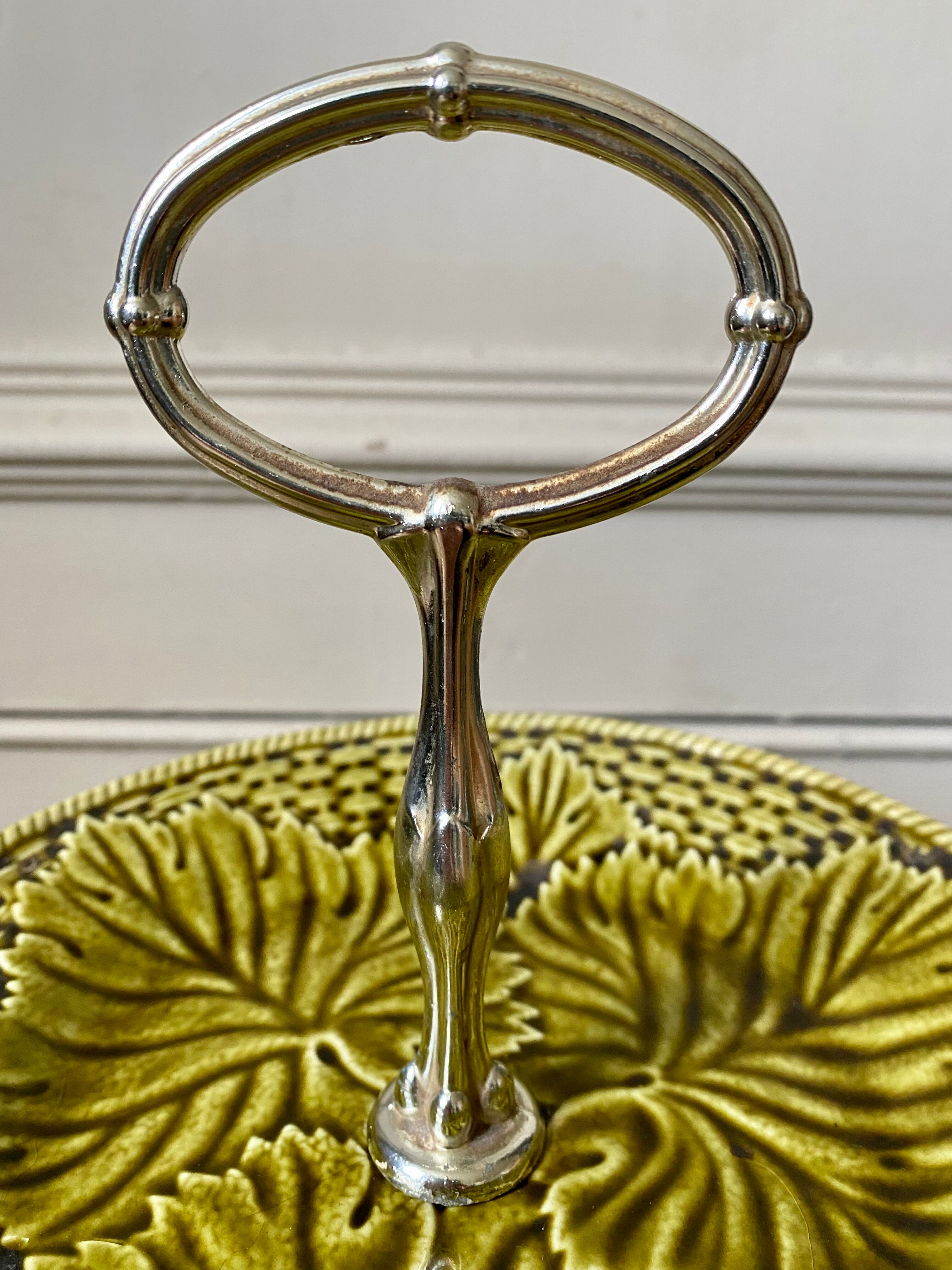 2-storey waiter at the Gien pottery France
