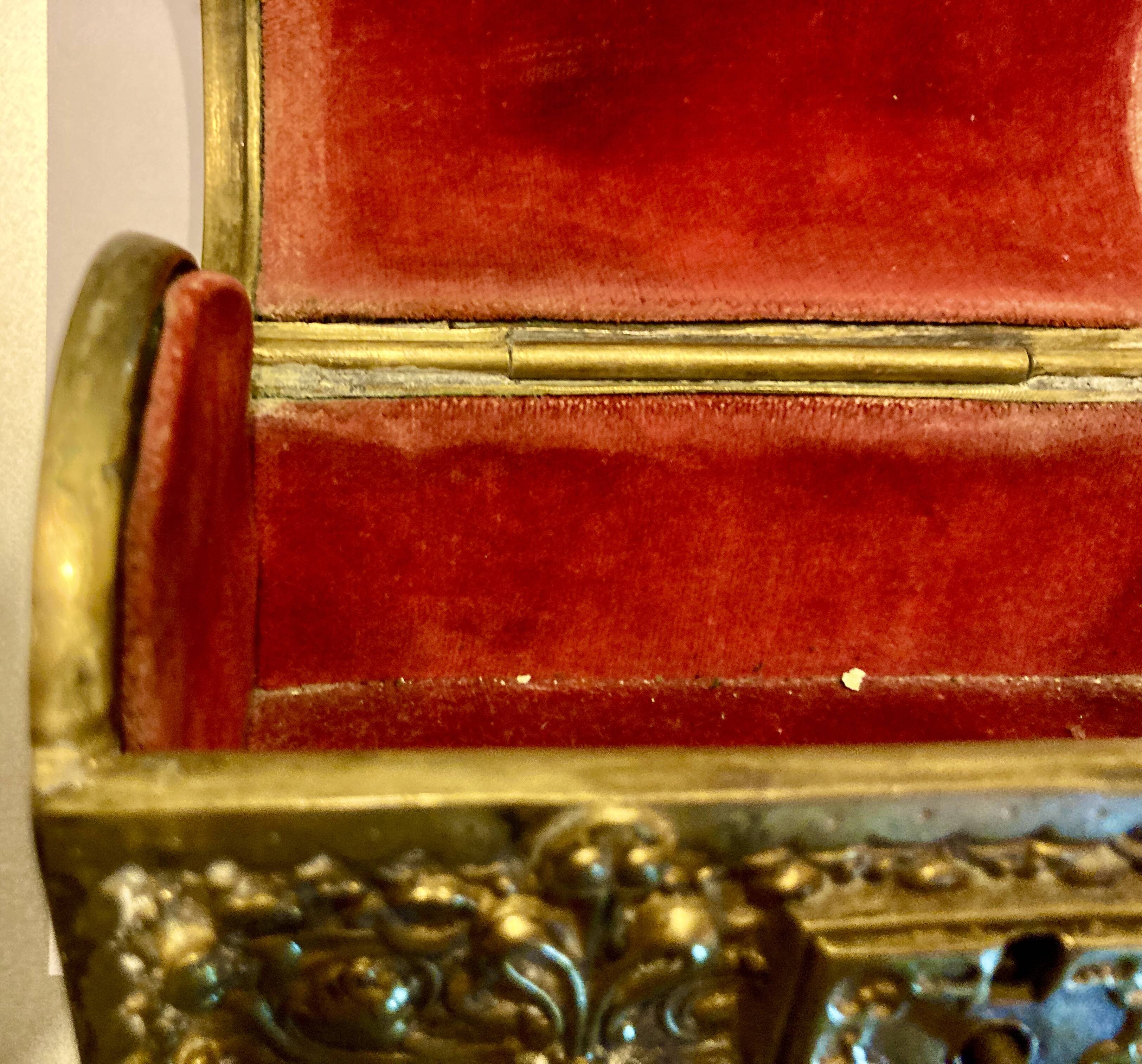 Jewelry chest with its bronze key, Renaissance style, 19th century fleur-de-lis decoration