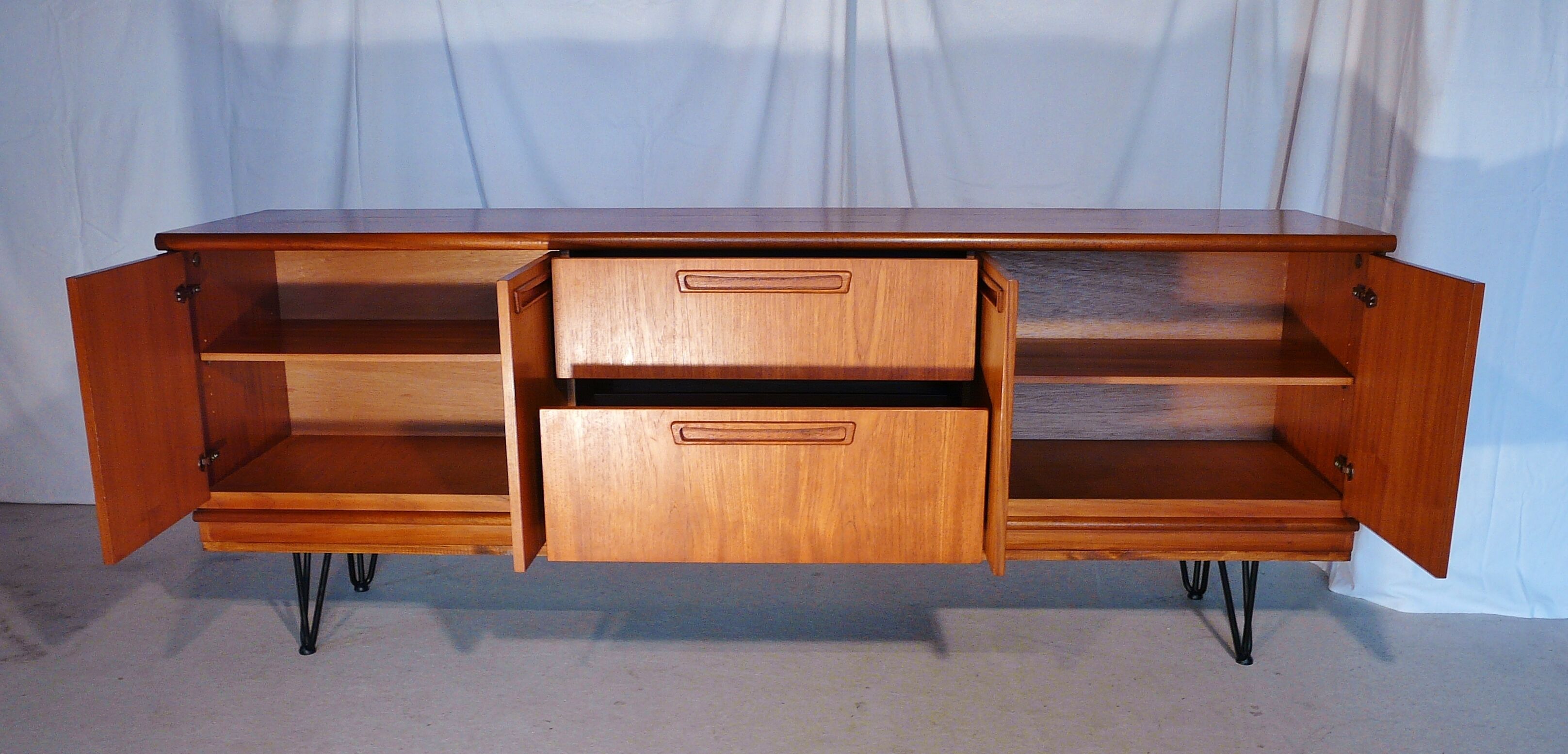 Scandinavian line in Meredew teak