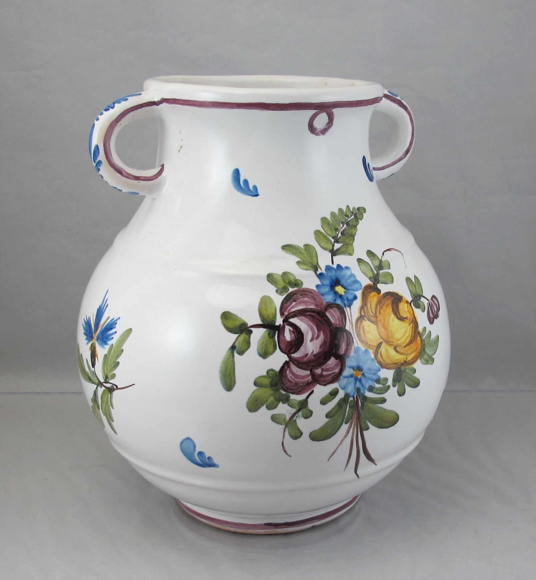 Vase moustiers