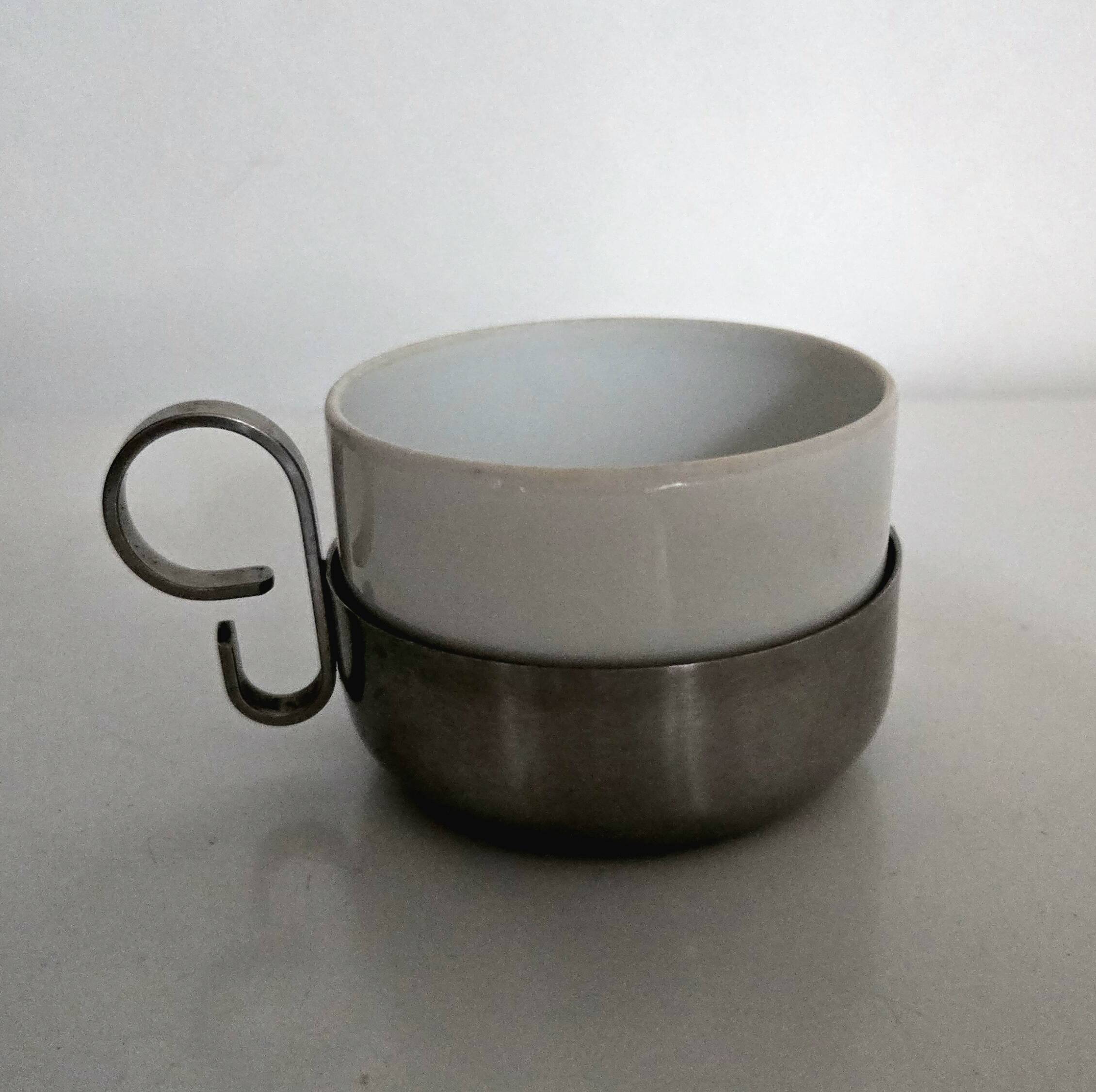 Cup and stand Létang Remy