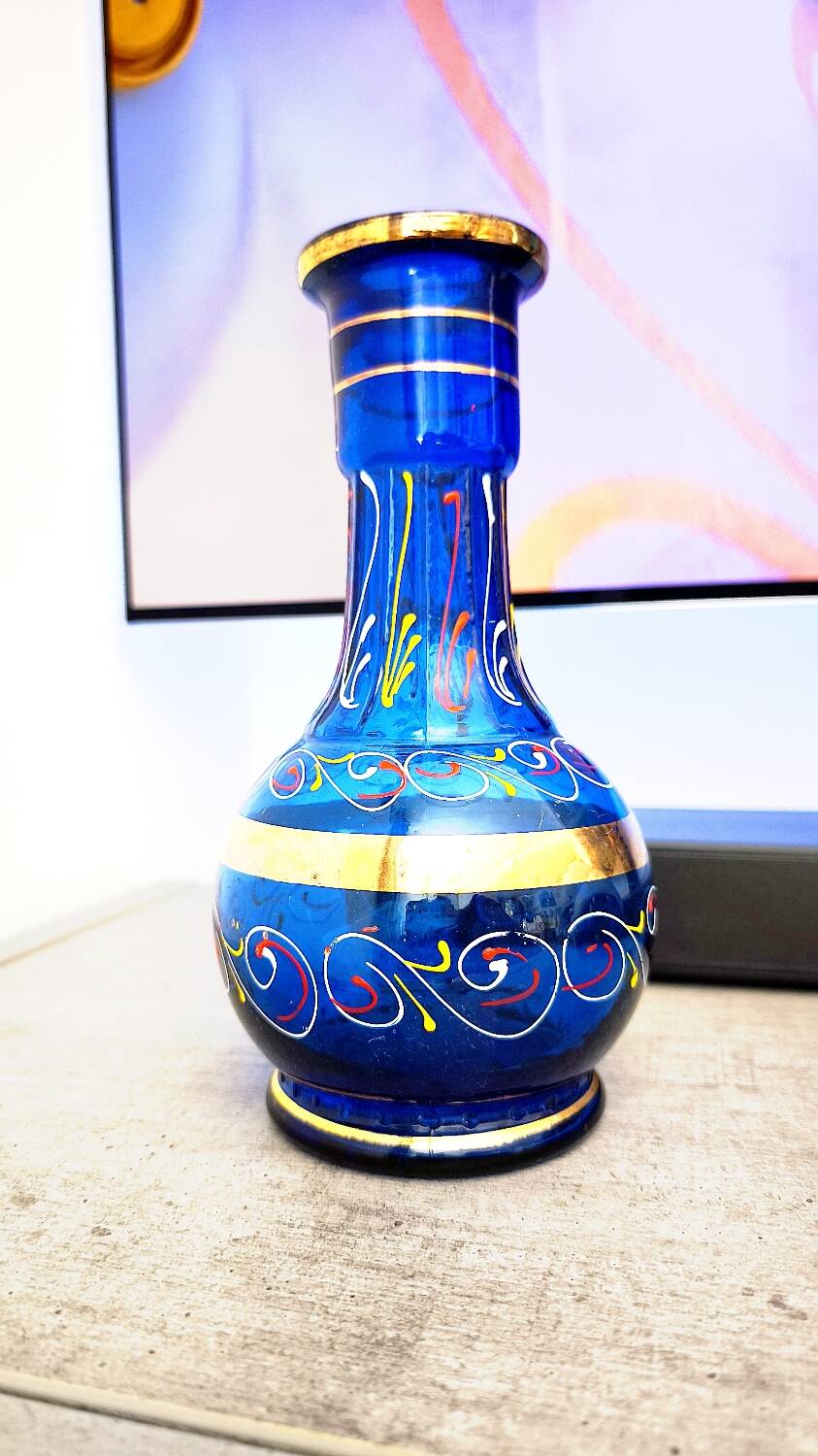 Vase en verre bleu
