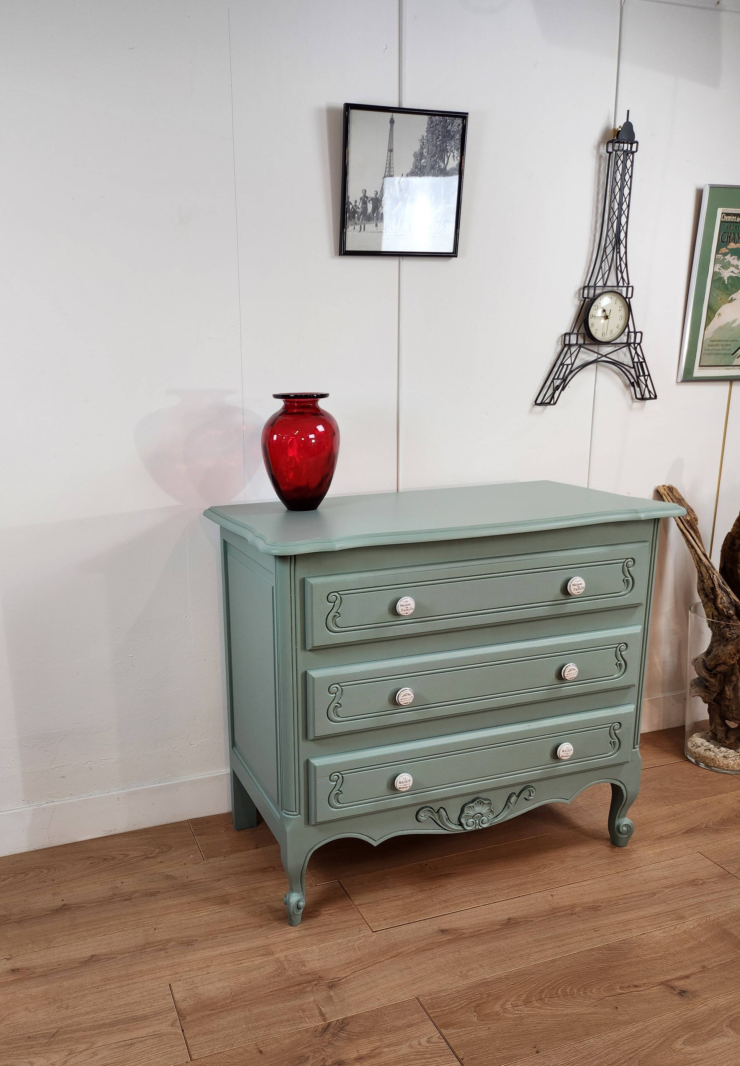 Chest of drawers with 3 drawers