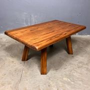 Table basse brutaliste pak rustique des années 70