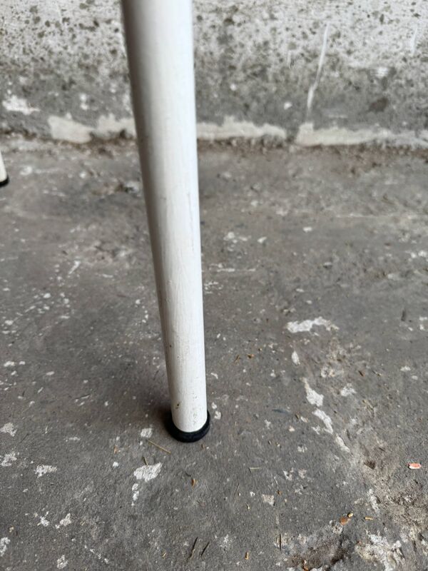 Ensemble de 4 chaises de jardin vintage en métal blanc et bois avec structures tubulaires en acier