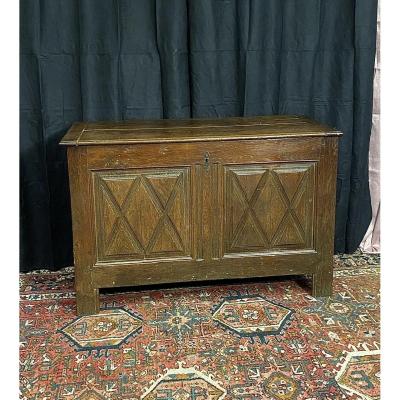 17th century louis XIII diamond-tipped chest