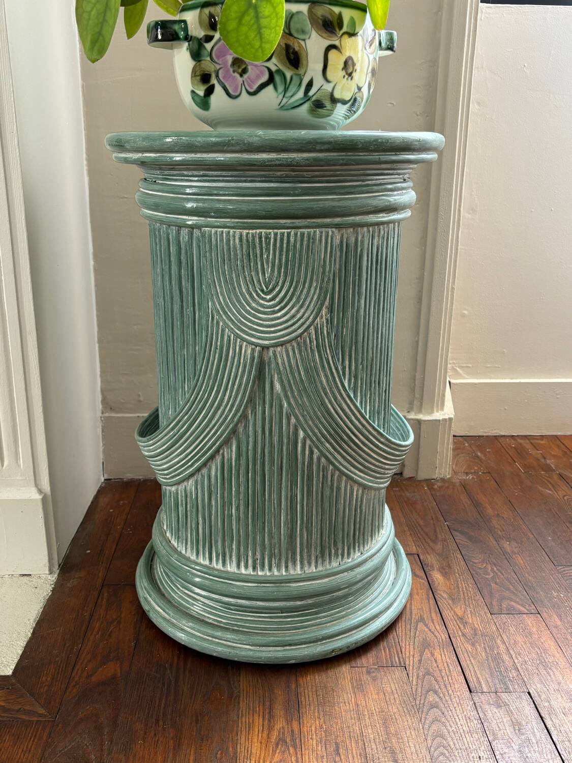 Vintage rattan column