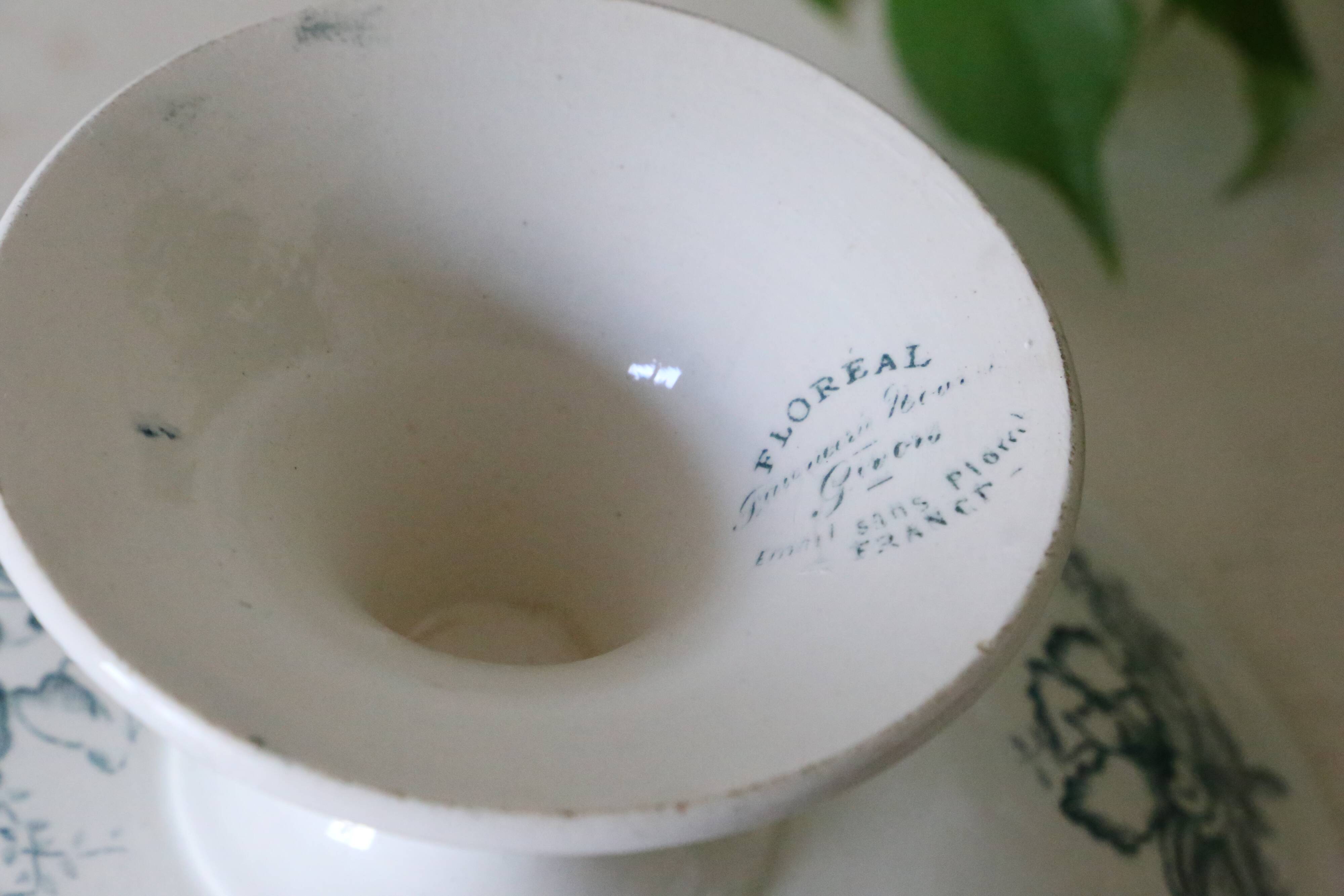 Floreal fruit bowl, from the Faïencerie Nouvelle de Givors, iron earth