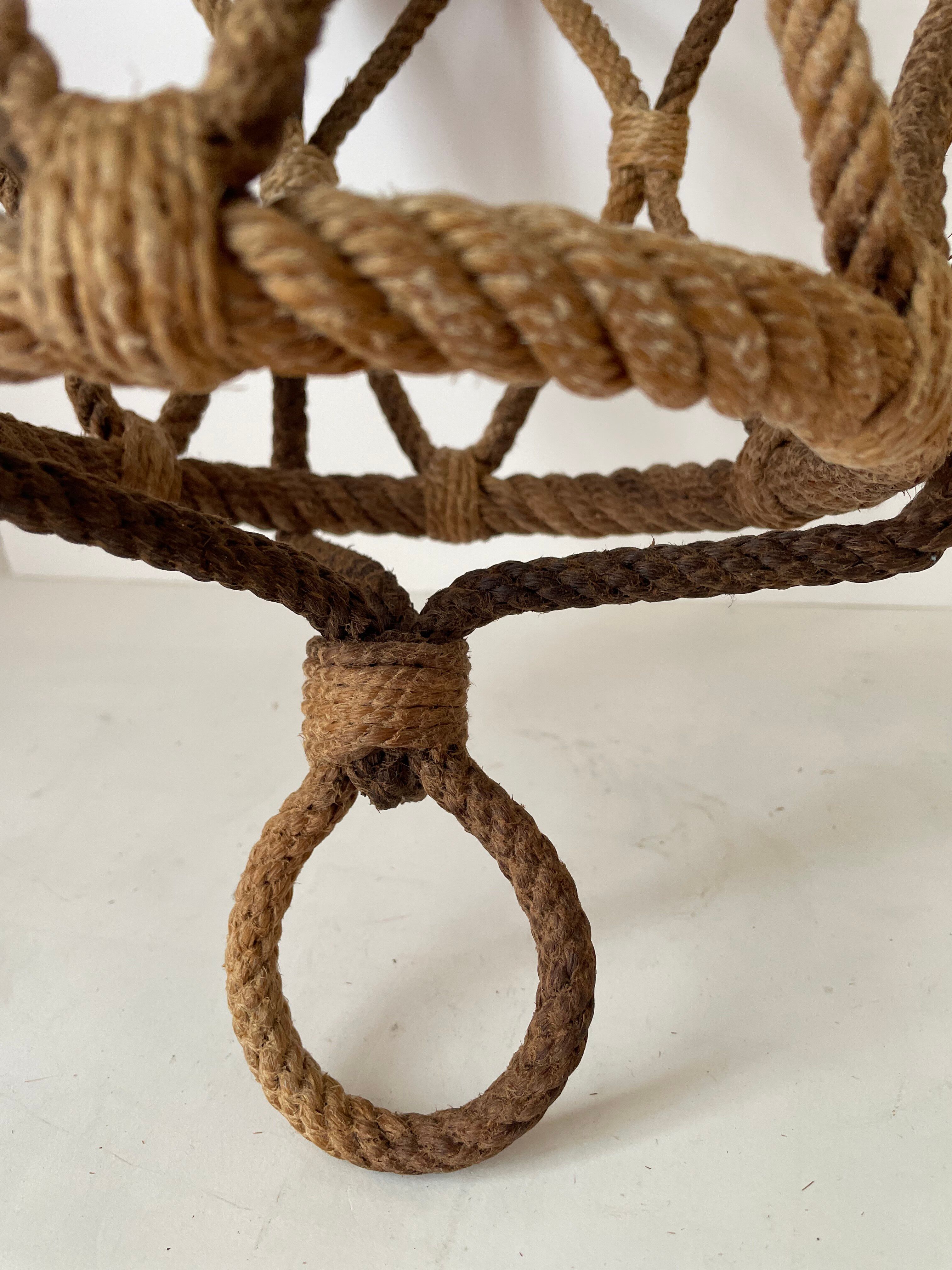 Rope lantern suspension