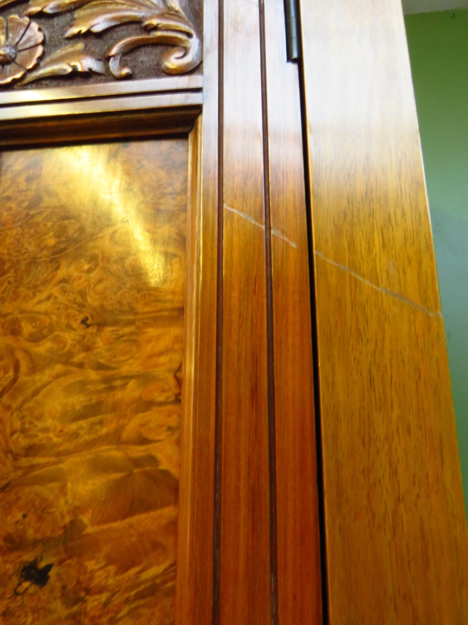 Walnut compactum wardrobe with mirror