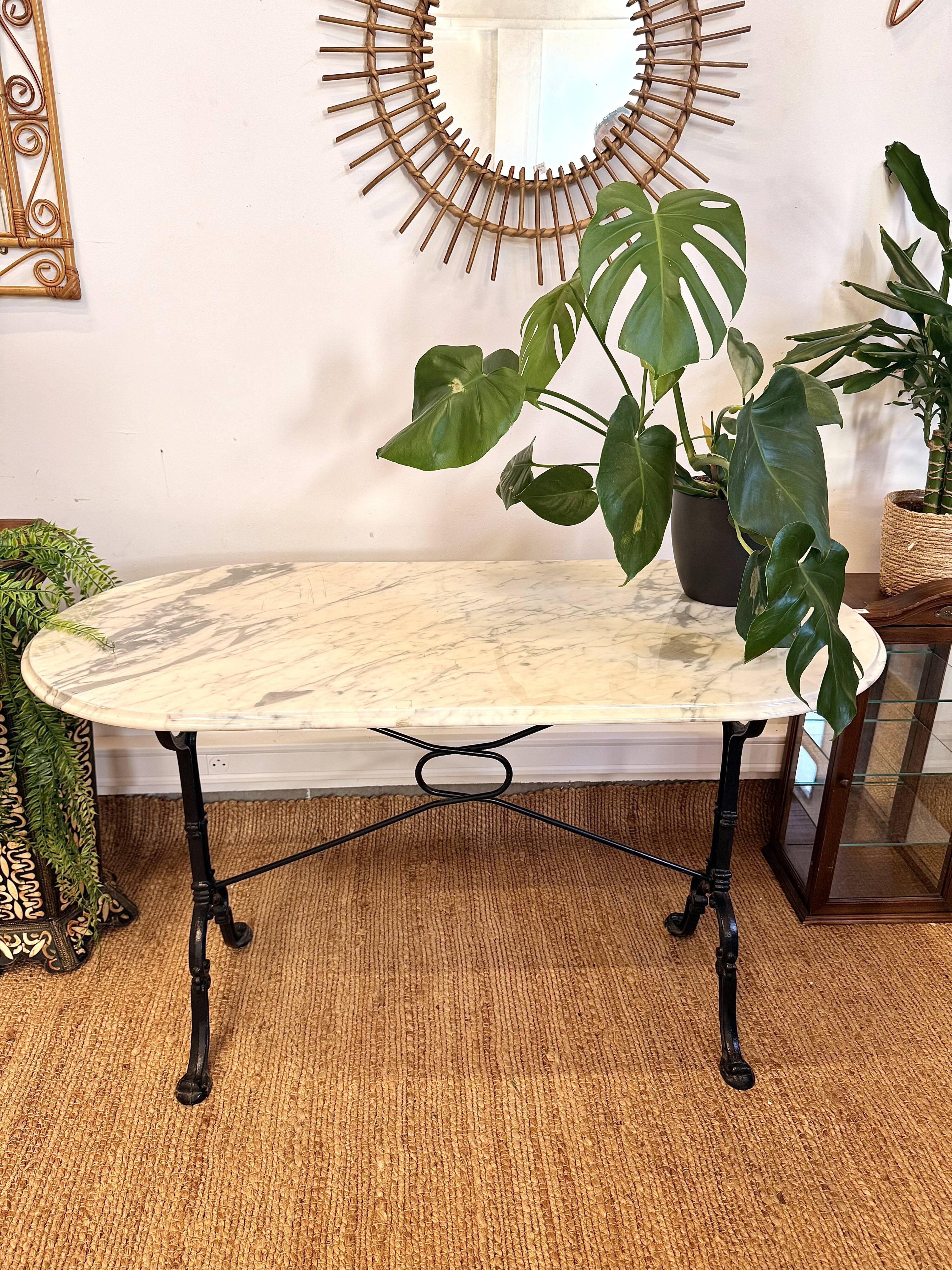 Table bistrot italienne en marbre et fonte