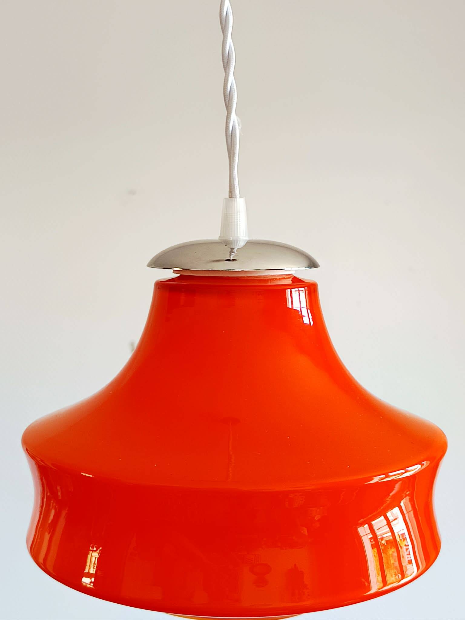 Suspension UFO space age orange 1970