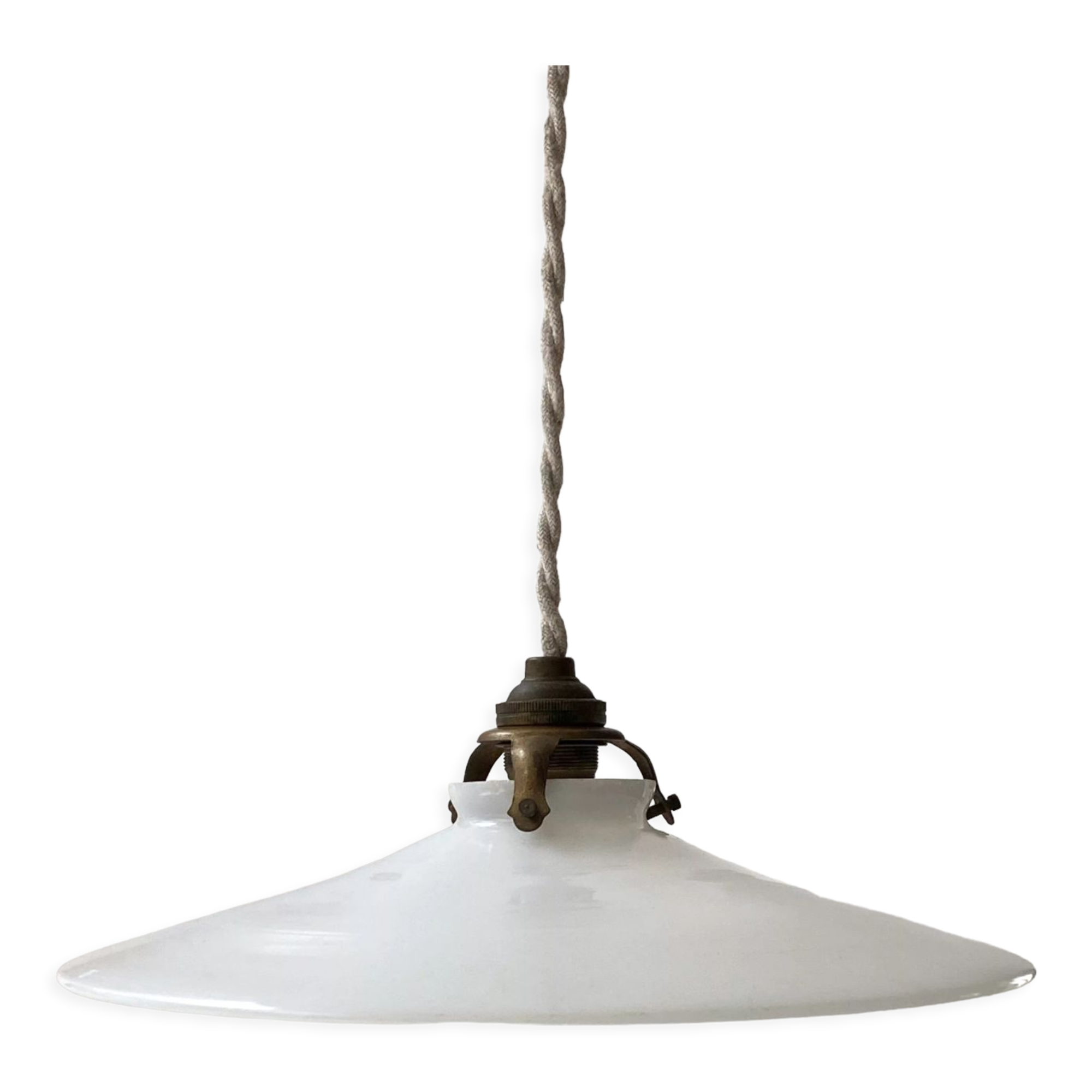 White opaline suspension