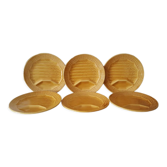 Set of 6 antique plates from the French manufacture of Sarreguemines.