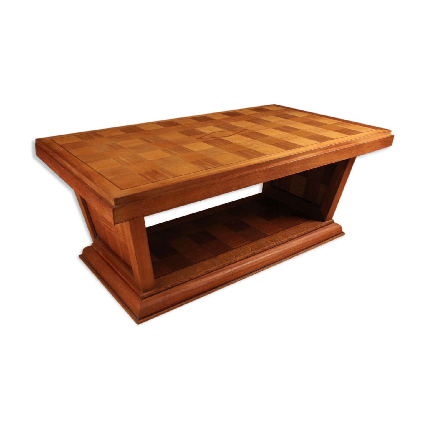 Art deco dining room table with chequered pattern