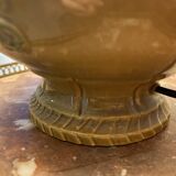 Ceramic table lamp with flower decor