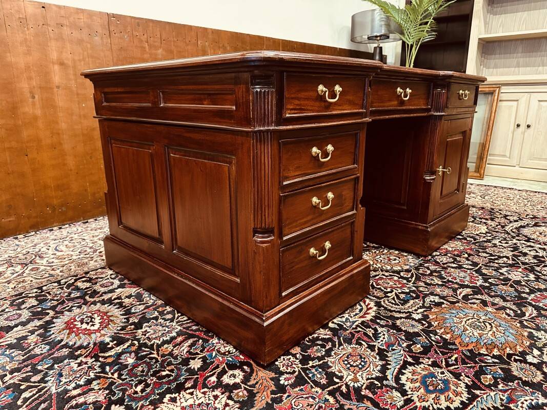 Classic English Desk Partnerdesk