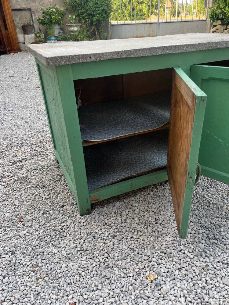 Buffet vintage avec plateau en ciment