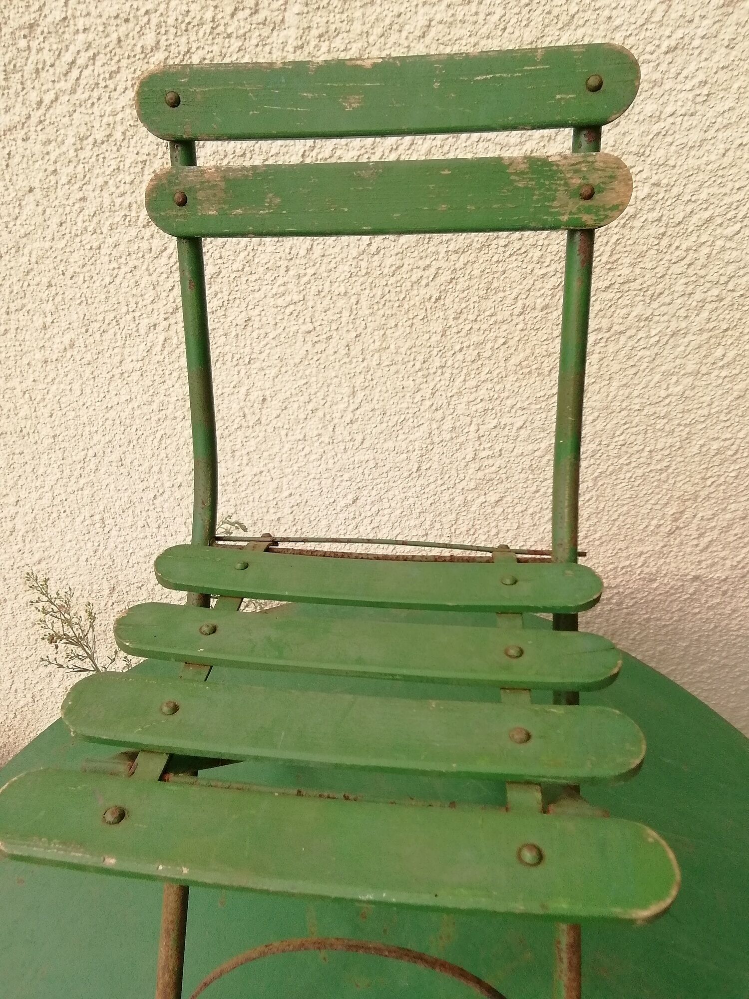 4 old iron and wood garden folding chairs