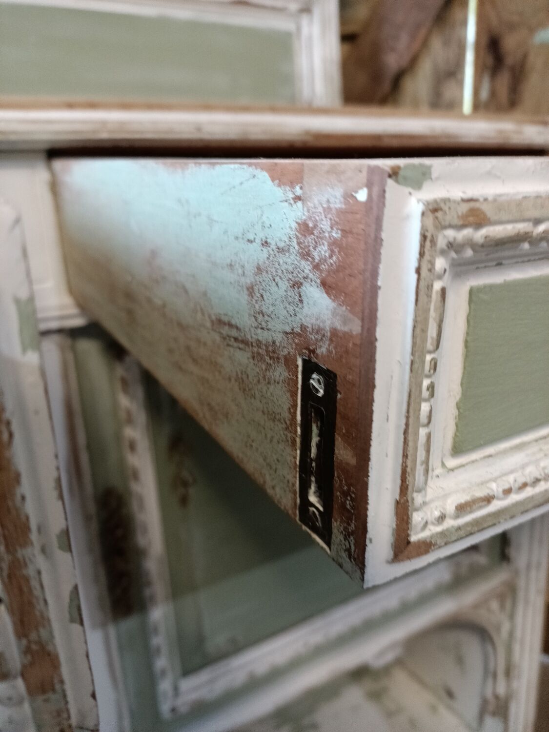 Patinated buffet service