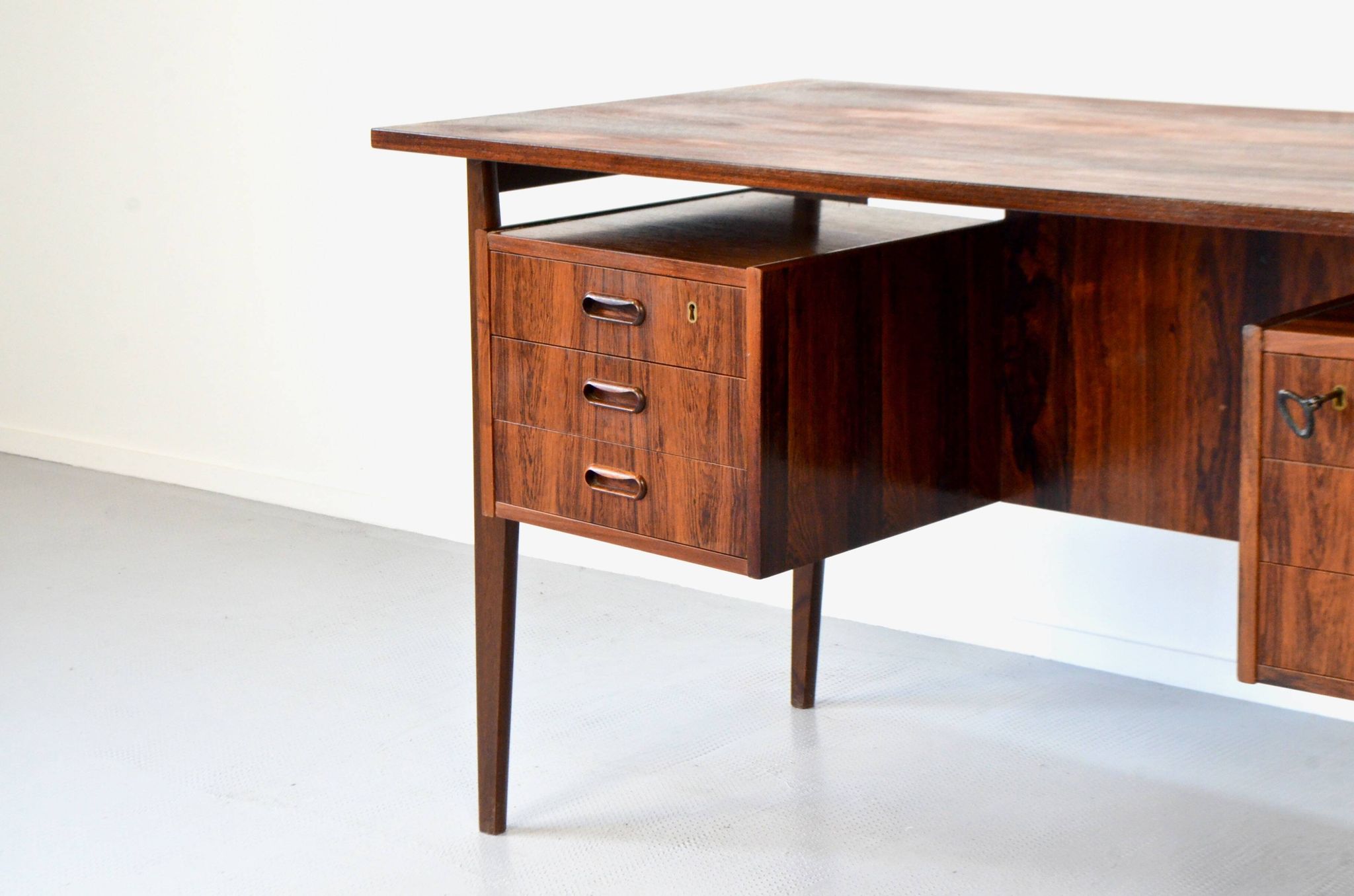 Midcentury Danish Executive Desk in Stunning Rosewood. Vintage / Modern