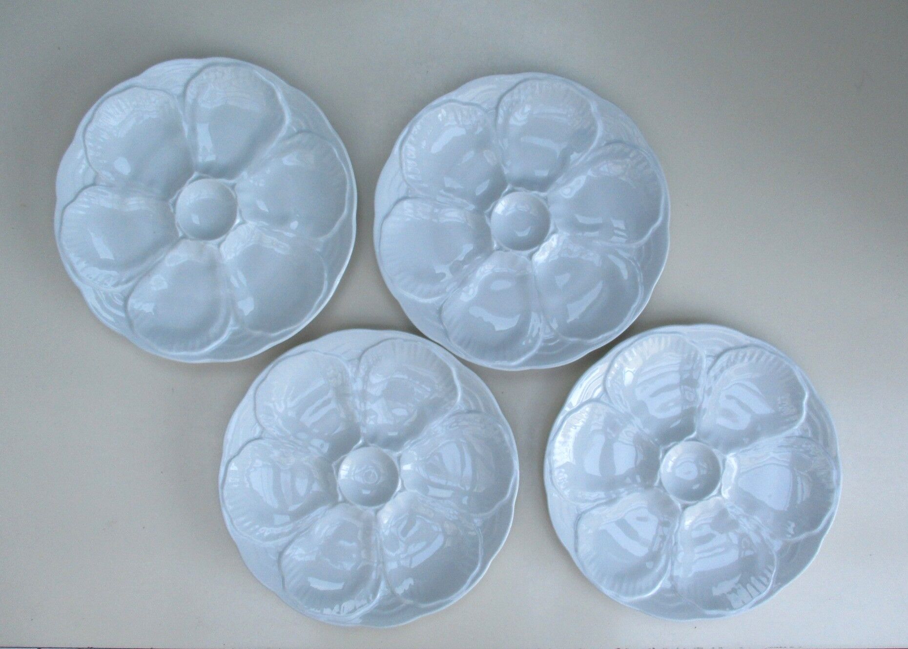 Porcelain oyster plate – set of 4
