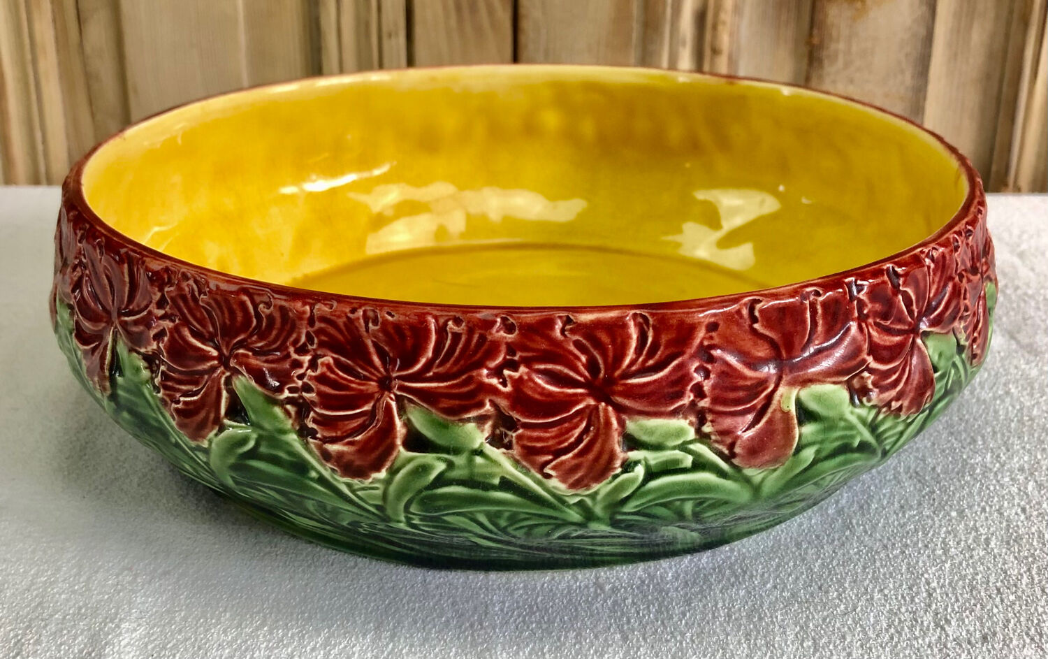 Salad bowl fruit bowl with carnations slurry Sarreguemines XIX