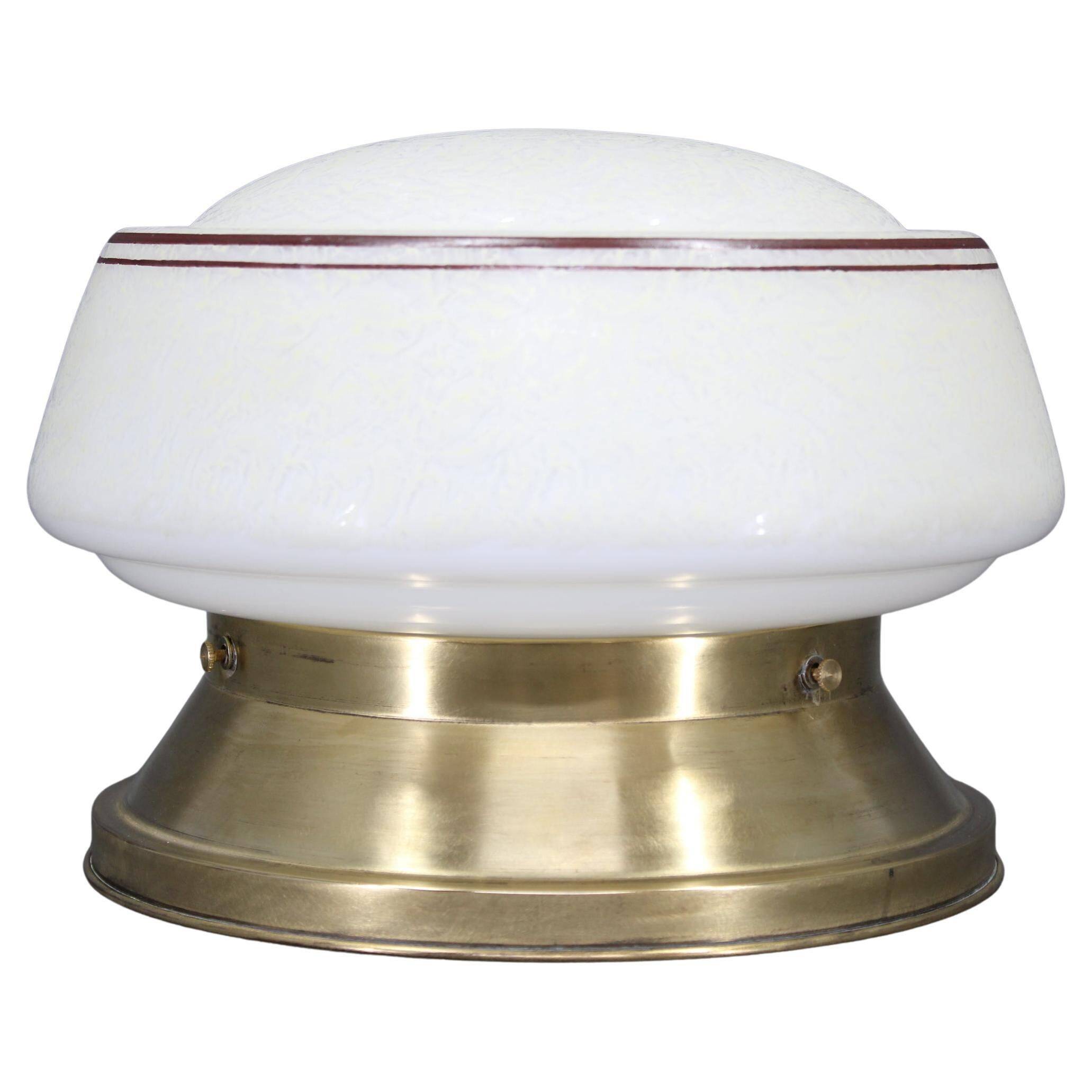 Plafonnier Art Déco en laiton des années 1930 avec abat-jour en verre opalin, Tchécoslovaquie, Res