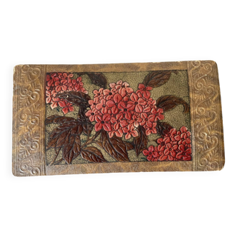 Boite ancienne en carton et cuir , décor floral hortensia