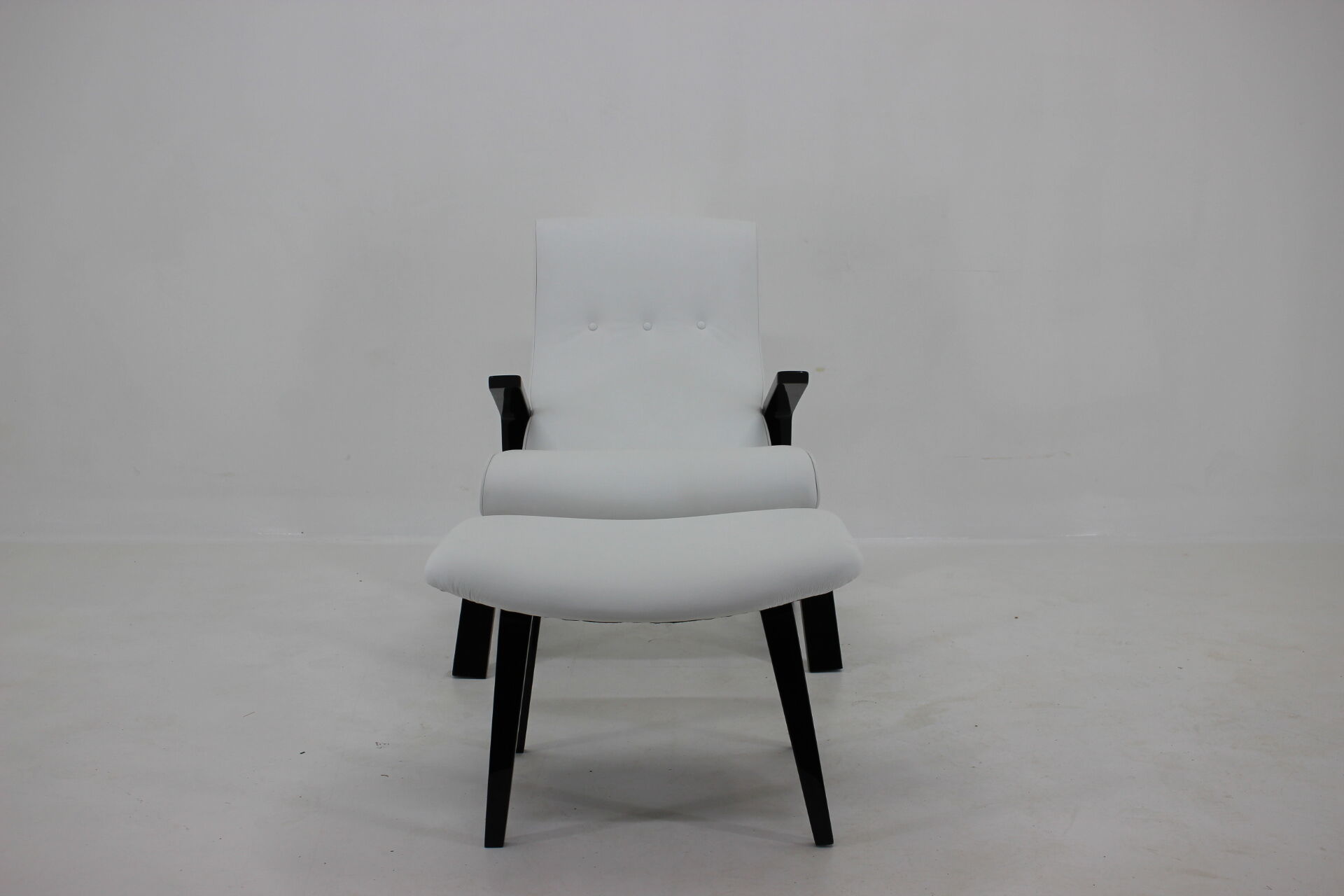 Eero Saarinen Grasshopper Chair and Stool for Knoll, 1950