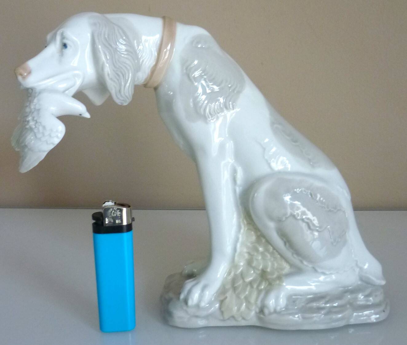 Large porcelain figurine, dog, setter, hunting, signed d'Art SA, vintage